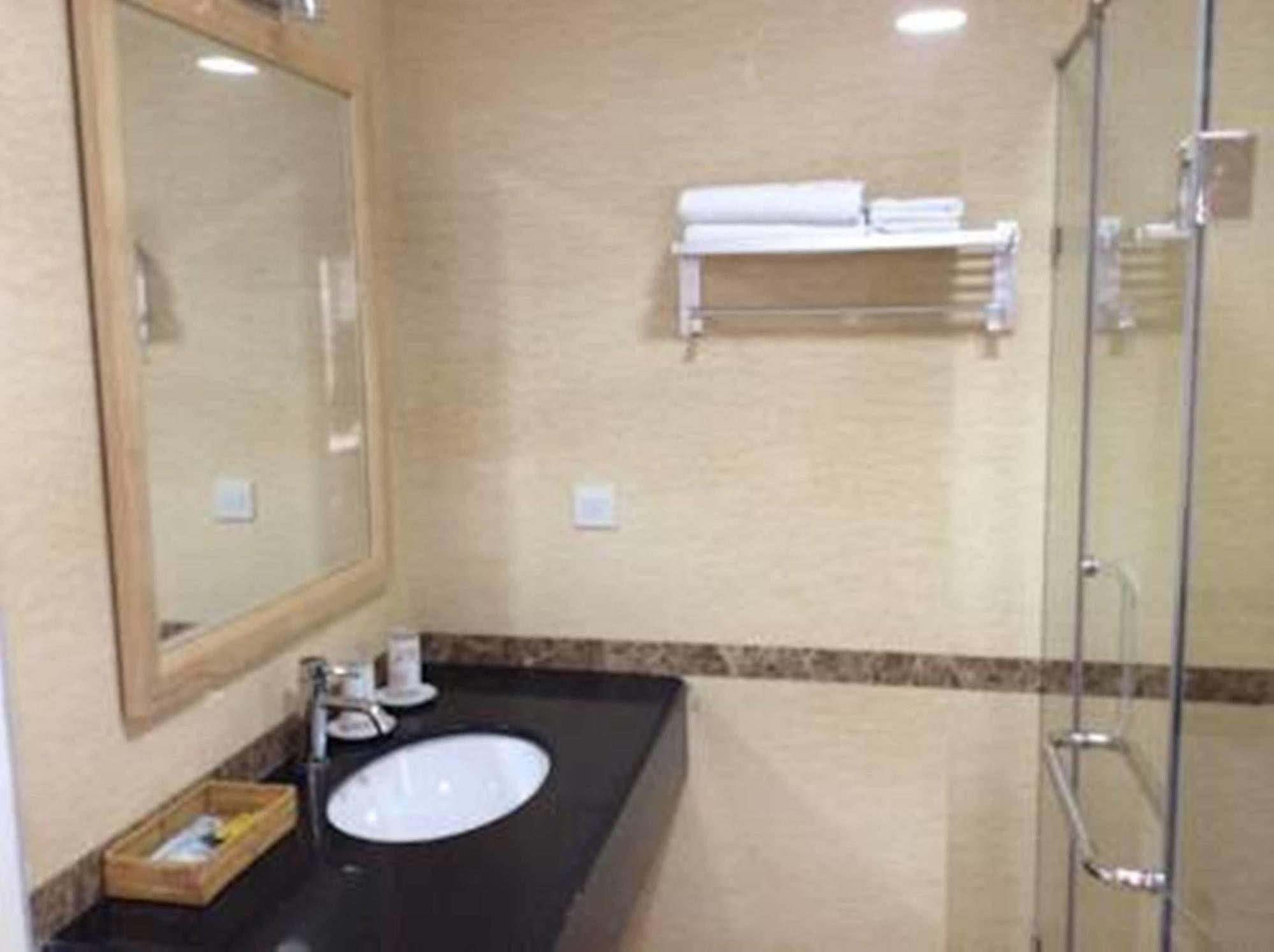 Oyo 236 Hoa Mai Boutique Hotel Da Nang Eksteriør bilde